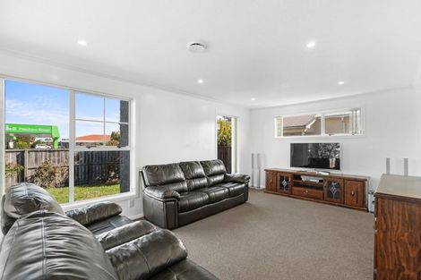 Photo of property in 15 Prestons Road, Redwood, Christchurch, 8051
