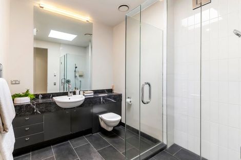 Photo of property in 5/258 Hurstmere Road, Takapuna, Auckland, 0622