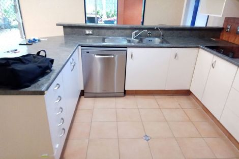 Photo of property in 6 Bass Street, West Harbour, Auckland, 0618