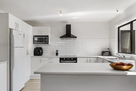 Photo of property in 2/11 Beach Road, Pahurehure, Papakura, 2113