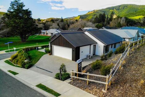 Photo of property in 5 Village Lane, Stoke, Nelson, 7011