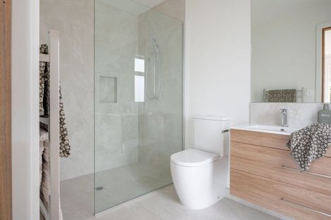 Photo of property in 98 Omahina Street, Raglan, 3225