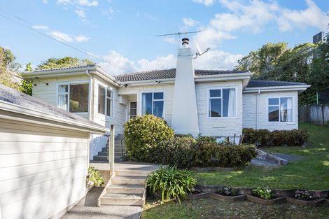 Photo of property in 2 Chester Road, Tawa, Wellington, 5028