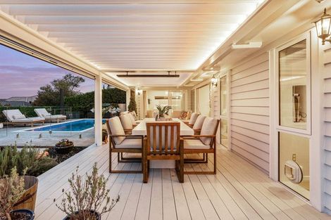 Photo of property in 24 Woodridge Drive, Stanmore Bay, Whangaparaoa, 0932