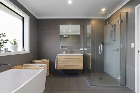 Photo of property in 24 King Street, Coalgate, 7673