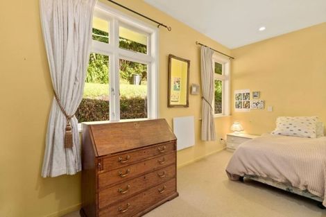 Photo of property in 15 Pitoitoi Road, Days Bay, Lower Hutt, 5013