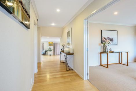 Photo of property in 72 Schnapper Rock Road, Schnapper Rock, Auckland, 0632