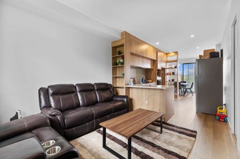 Photo of property in 90 Tarapuka Road, Westgate, Auckland, 0814