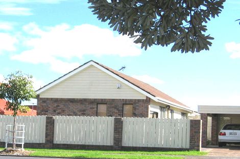 Photo of property in 291 Bucklands Beach Road, Bucklands Beach, Auckland, 2012