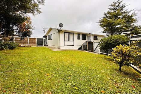 Photo of property in 1 Mcmanaway Grove, Stokes Valley, Lower Hutt, 5019