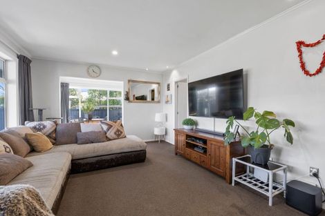 Photo of property in 124 Cavendish Road, Casebrook, Christchurch, 8051