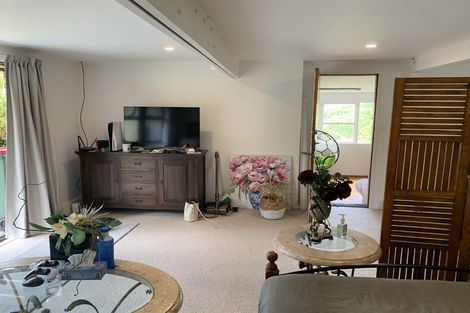 Photo of property in 10 Peter Terrace, Castor Bay, Auckland, 0620