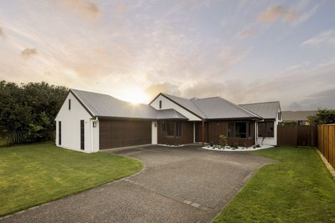 Photo of property in 15 Edenpark Drive, Rototuna North, Hamilton, 3210