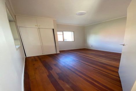 Photo of property in 9 Greers Road, Weymouth, Auckland, 2103