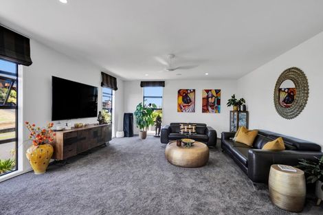 Photo of property in 15 Links Drive, Waiwhakaiho, New Plymouth, 4312