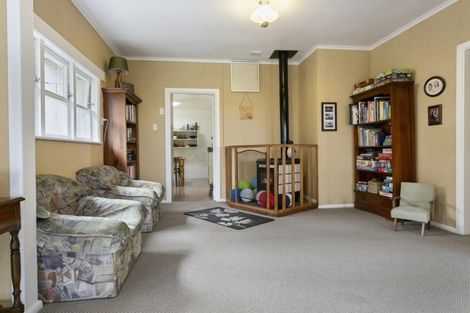 Photo of property in 205 Maunga Road, Pukeatua, 3880