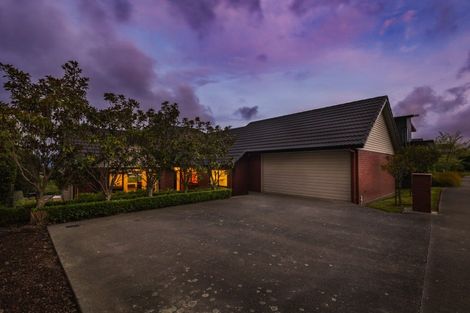 Photo of property in 63 Ruapehu Drive, Fitzherbert, Palmerston North, 4410
