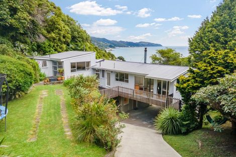 Photo of property in 129 Marine Drive, Sorrento Bay, Lower Hutt, 5013