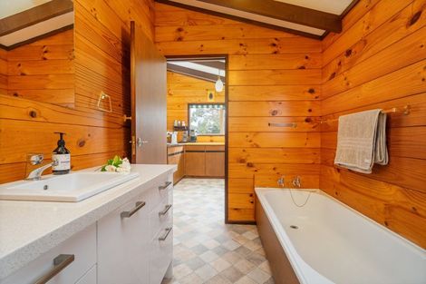 Photo of property in 3 Wigmore Crescent, Hahei, Whitianga, 3591