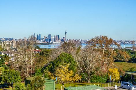 Photo of property in Frank Sargeson Apts, 207/74 Anzac Street, Takapuna, Auckland, 0622
