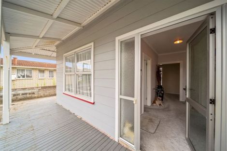 Photo of property in 2 Campbell Street, Hawera, 4610