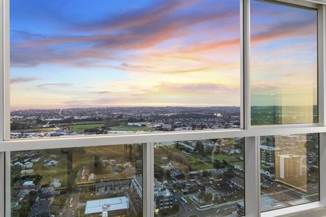 Photo of property in Sentinel Apartments, 2403/3 Northcroft Street, Takapuna, Auckland, 0622