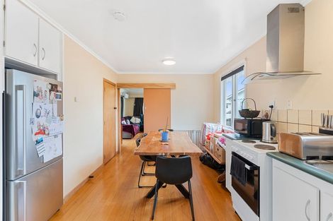 Photo of property in 20 Stokes Avenue, Te Atatu Peninsula, Auckland, 0610