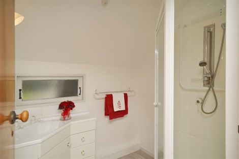 Photo of property in 4 Ball Lane, Redcliffs, Christchurch, 8081