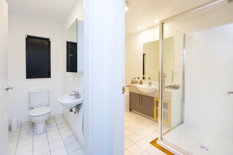 Photo of property in 1 Garrett Place, Riverstone Terraces, Upper Hutt, 5018