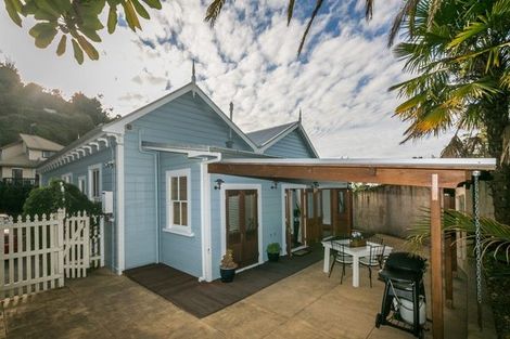 Photo of property in 6 Milton Road, Bluff Hill, Napier, 4110