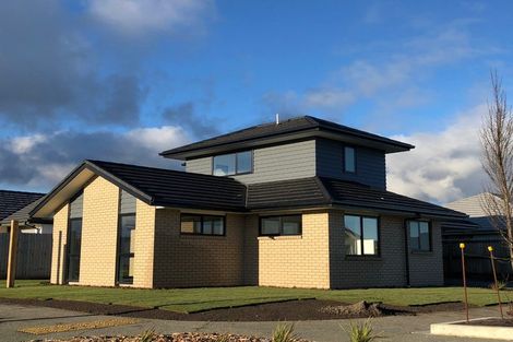 Photo of property in 1 Robalan Close, Halswell, Christchurch, 8025