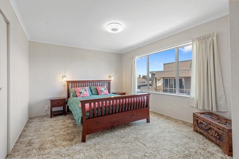 Photo of property in 1/186 Marine Parade, Mount Maunganui, 3116