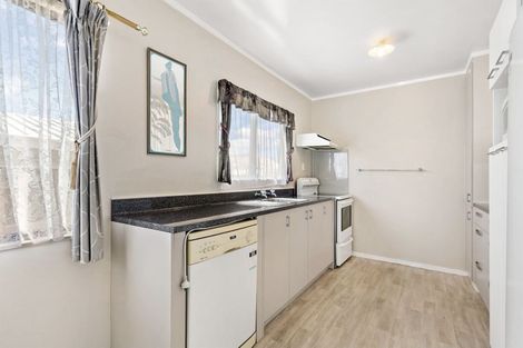 Photo of property in 18 Dungarvon Place, Clendon Park, Auckland, 2103