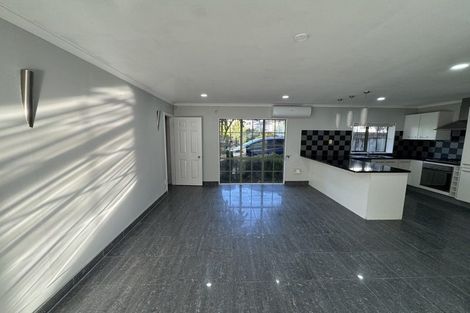 Photo of property in 17 Gray Avenue, Mangere East, Auckland, 2024