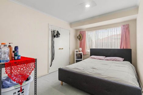 Photo of property in 30 Millington Place, Huntington Park, Auckland, 2013