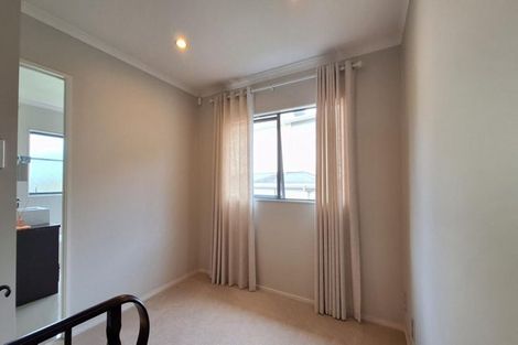 Photo of property in 34 Borneo Drive, Fairview Heights, Auckland, 0632
