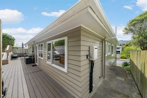 Photo of property in 76 Redwood Avenue, Tawa, Wellington, 5028