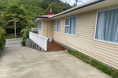 Photo of property in 72 Sunny Grove, Wainuiomata, Lower Hutt, 5014