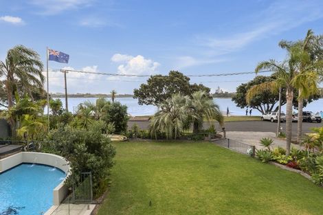 Photo of property in 14 Lansdowne Street, Bayswater, Auckland, 0622