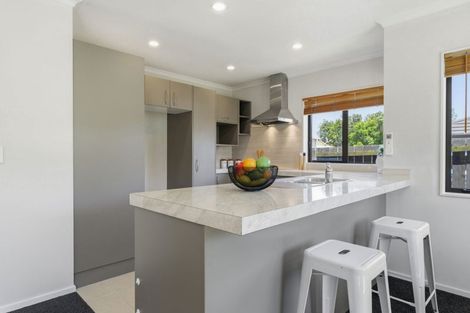 Photo of property in 25a Mcinnes Road, Weymouth, Auckland, 2103