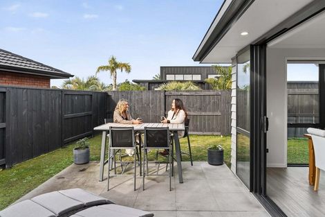 Photo of property in 18 Centaine Way, Papamoa Beach, Papamoa, 3118