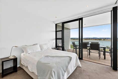 Photo of property in 407/7 Humber Street, Pandora, Napier, 4110