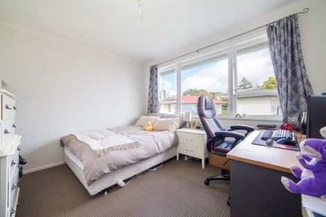 Photo of property in 2/53 Bruce Road, Glenfield, Auckland, 0629