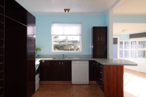 Photo of property in 464 South Road, Omata, New Plymouth, 4374