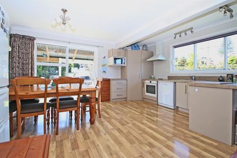 Photo of property in 115 Harbour View Road, Omokoroa, 3114