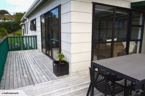 Photo of property in 42 Elliston Crescent, Stanmore Bay, Whangaparaoa, 0932