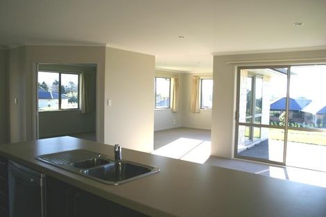 Photo of property in 13 Haden Place, Omokoroa, 3114