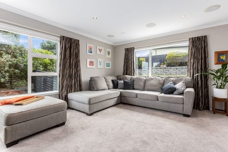 Photo of property in 15 Sumner Terrace, Aotea, Porirua, 5024