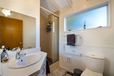 Photo of property in 2/62 Granville Drive, Massey, Auckland, 0614