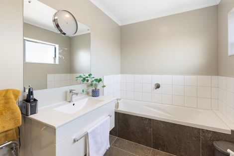 Photo of property in 22 Trelawny Terrace, Grenada Village, Wellington, 6037